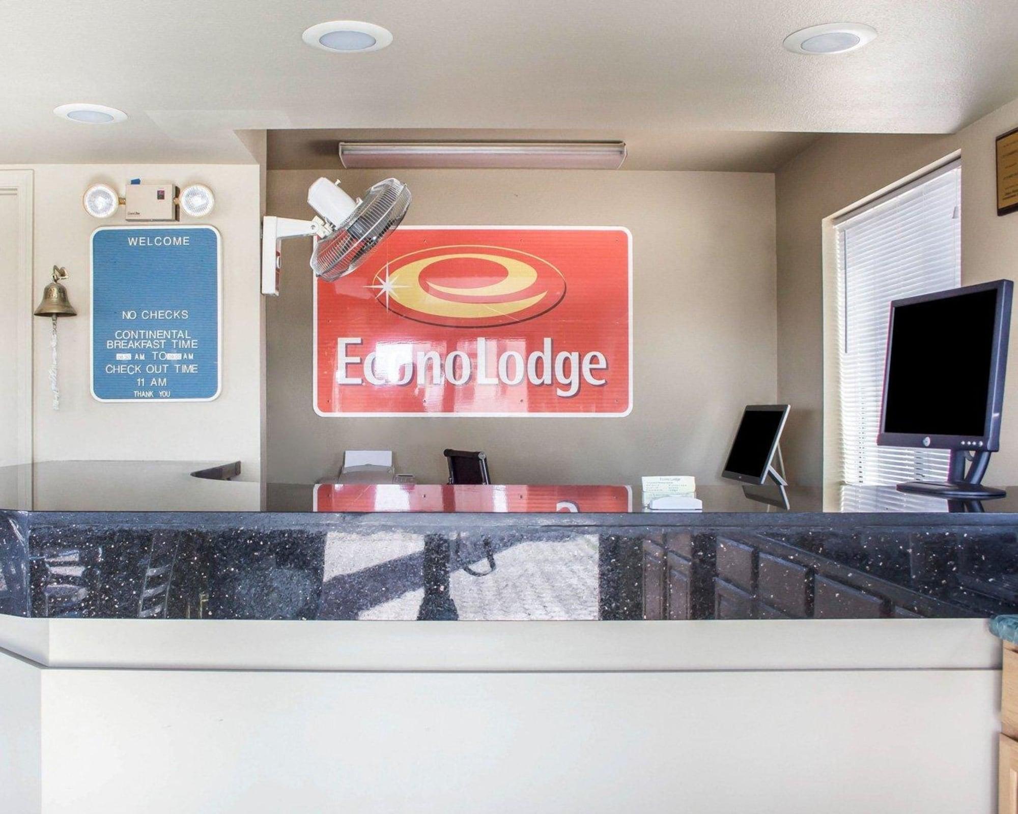 Travelodge By Wyndham Kingman Exteriör bild