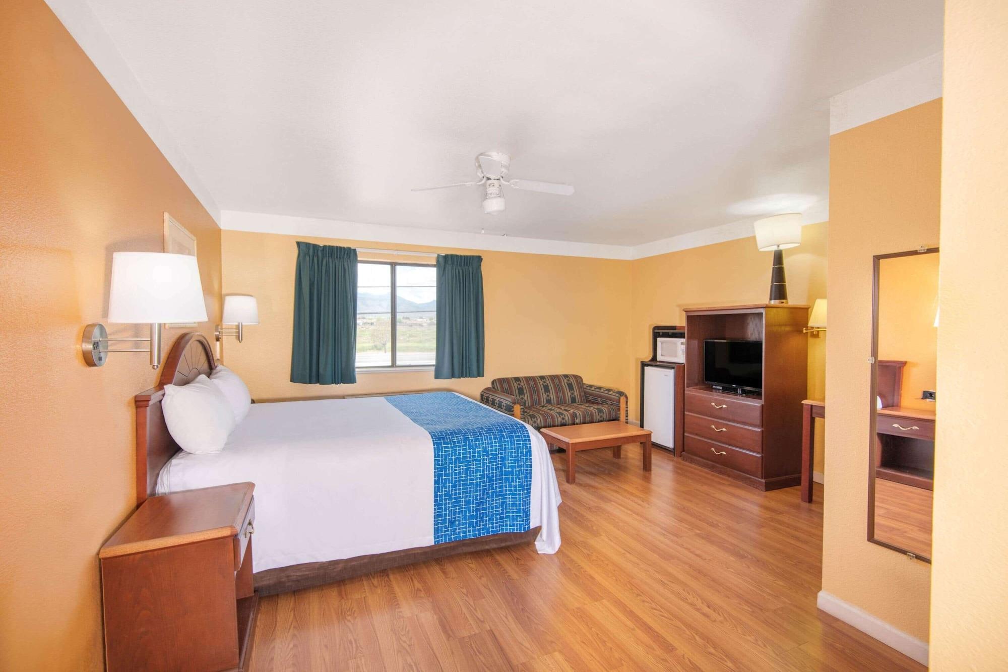 Travelodge By Wyndham Kingman Exteriör bild