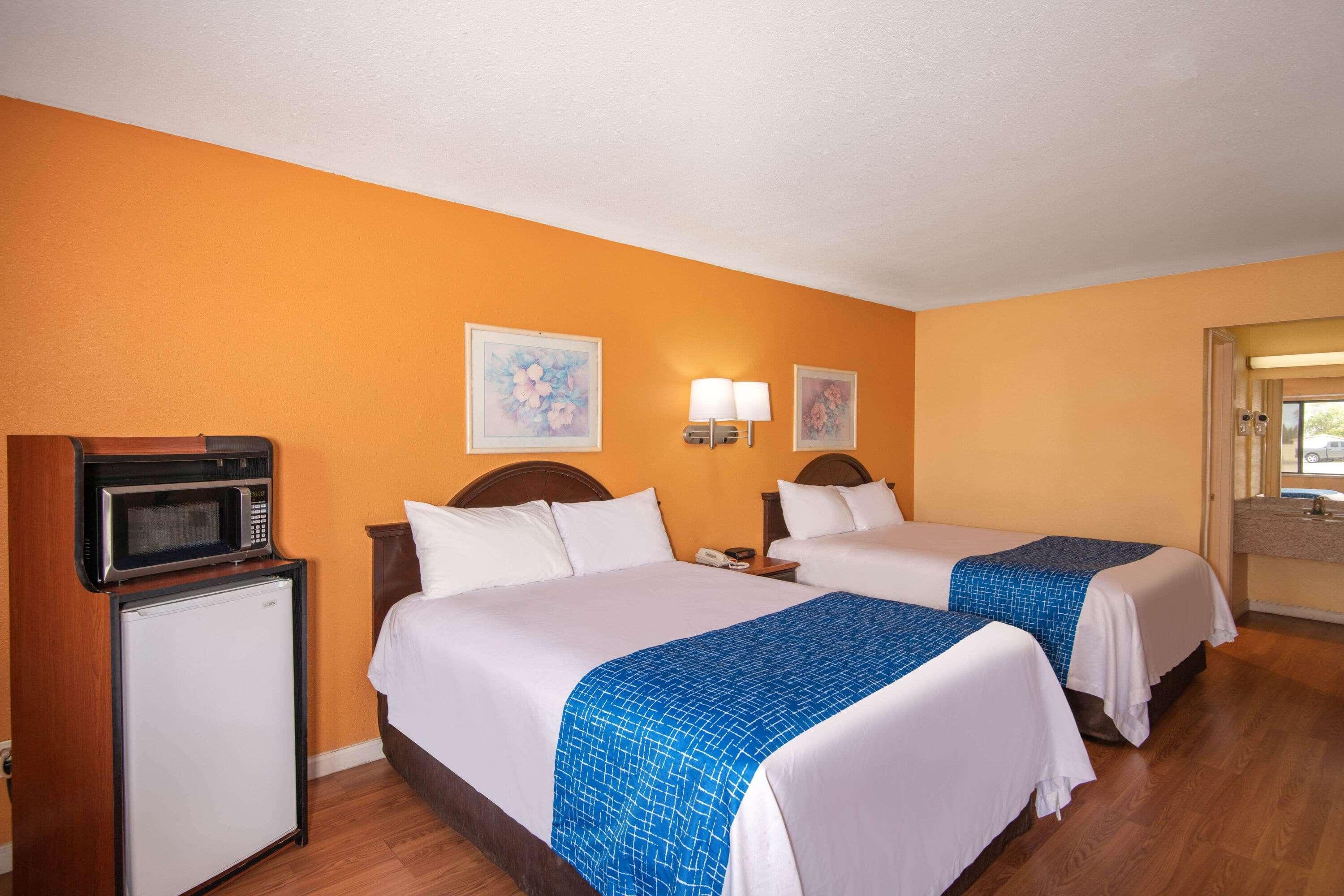 Travelodge By Wyndham Kingman Exteriör bild