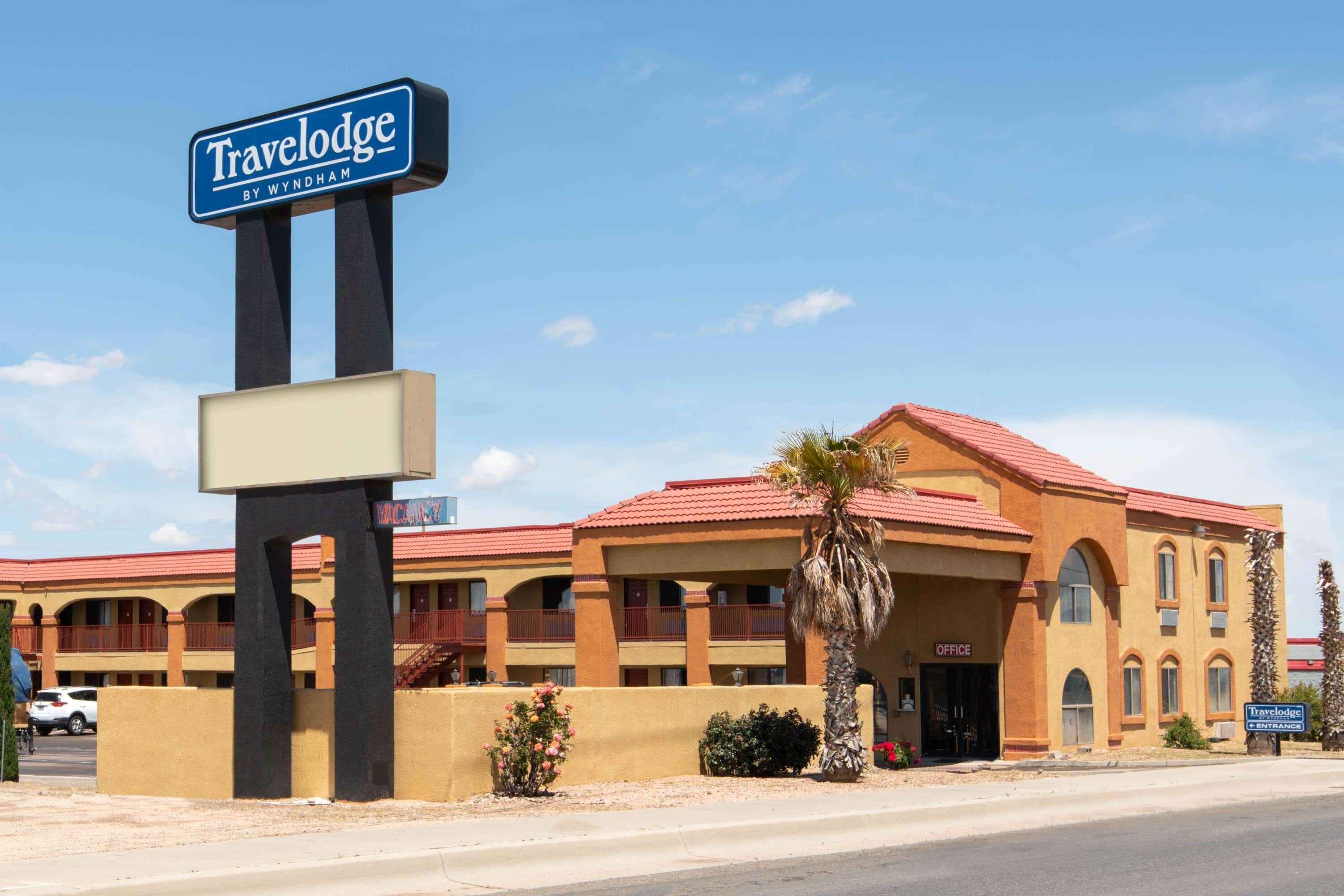 Travelodge By Wyndham Kingman Exteriör bild