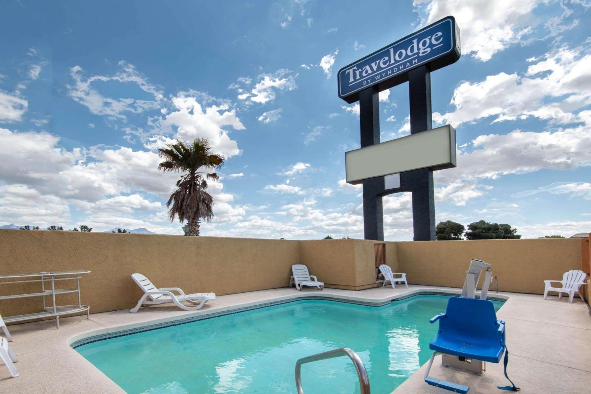 Travelodge By Wyndham Kingman Exteriör bild