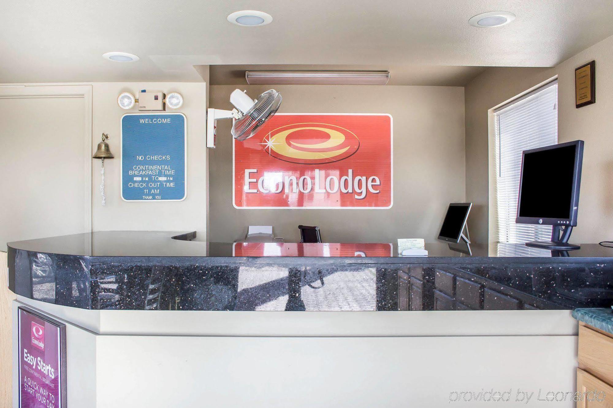 Travelodge By Wyndham Kingman Exteriör bild
